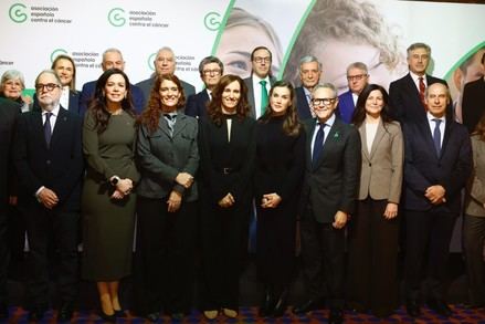 Mónica García aboga por una sanidad pública robusta en la lucha contra el cáncer