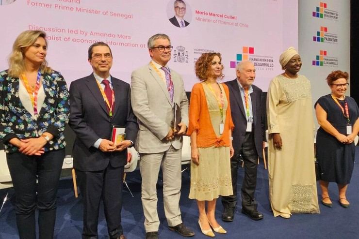 Montero aboga por sistemas fiscales progresivos para combatir la desigualdad global