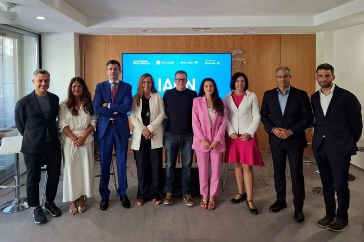 Se lanza el Observatorio Anual IAON para estudiar la relación entre los españoles y la Inteligencia Artificial