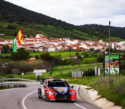 Neuville triunfa en Córdoba y López se coloca en el podio