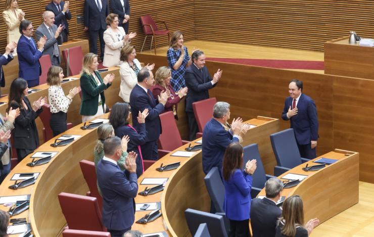 Pérez Llorca presenta un Consell con cambios mínimos y retira la portavocía a Camarero