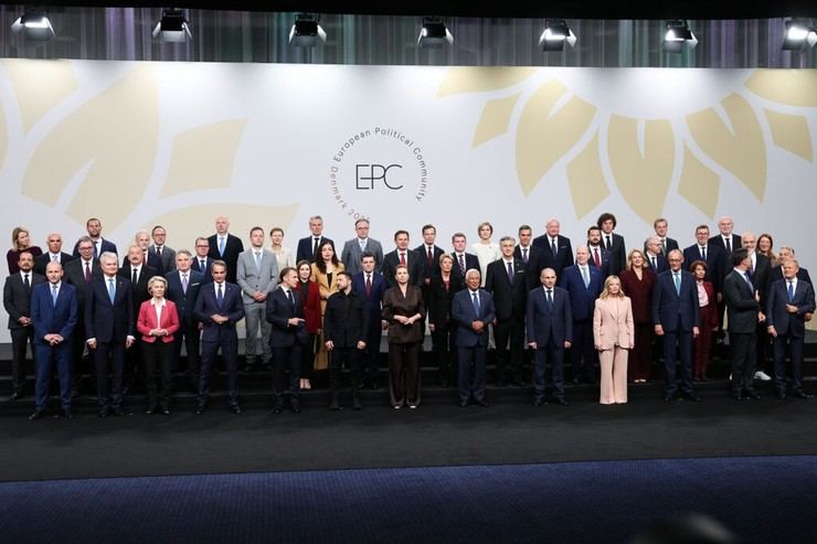 Sánchez advierte sobre desinformación y cambio climático como riesgos para Europa