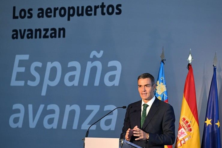 Sánchez anuncia una inversión histórica para los aeropuertos españoles
