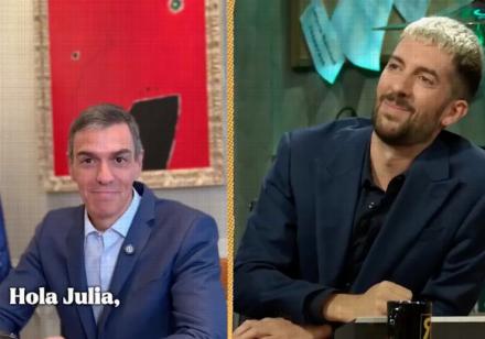 Pedro Sánchez sorprende al hacer su primer cameo en 'La Revuelta' y contesta las pullas de Jorge Ponce
