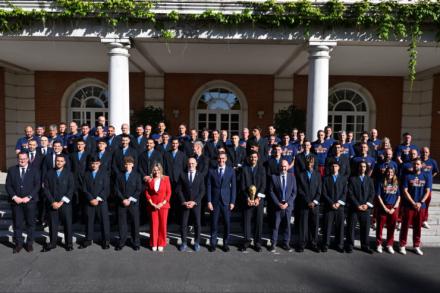 Sánchez celebra en Moncloa la victoria de la selección española con una gran fiesta