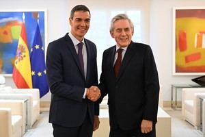 Sánchez se reúne con Gordon Brown, enviado del Reino Unido para finanzas globales