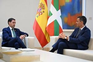 Sánchez y el lehendakari acuerdan nuevos traspasos de competencias al País Vasco