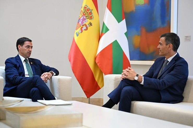 Sánchez y el lehendakari acuerdan nuevos traspasos de competencias al País Vasco