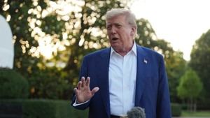 Trump amplía el plazo para llegar a acuerdos comerciales: Aranceles no antes del 1 de agosto