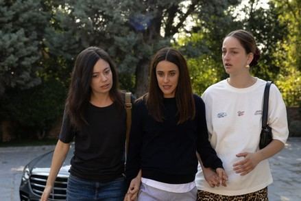 Movistar Plus+ presenta 'Se tiene que morir mucha gente' liderada por Anna Castillo y Macarena García