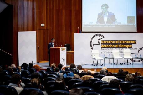 Díaz y Bustinduy proponen jornada laboral reducida y prestación por crianza para mejorar la conciliación en España