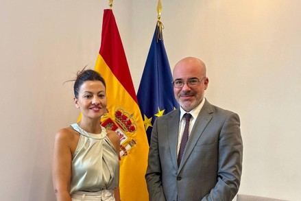 Sira Rego destaca avances en la protección de la infancia migrante ante el racismo