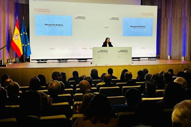 Robles reafirma el compromiso de España con la OTAN y la seguridad global