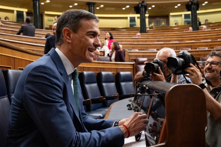 Sánchez eleva el tono contra Feijóo: 'Salir de Galicia para acabar gobernado desde un ático de Chamberí'