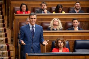 Sánchez fulmina a Feijóo: "No sabe poner Huelva en el mapa pero sí dónde están las bombas nucleares en Irán"