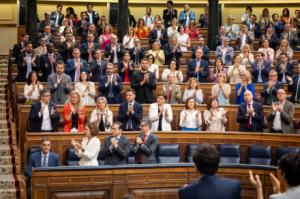 Sánchez se parapeta en la corrupción del PP y Vox para defender la crisis del PSOE