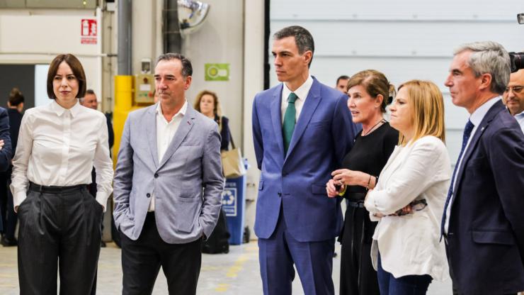 Sánchez se encuentra con víctimas de la DANA en Valencia
