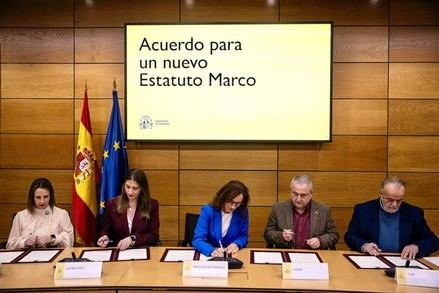 Acuerdo histórico entre Sanidad y sindicatos para reformar el Estatuto del Sistema Nacional de Salud