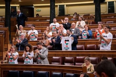 Santiago critica a PP y Vox por su falta de condena al genocidio palestino