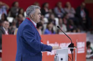 Santos Cerdán contrata a abogado cercano al PSOE para enfrentar la trama Koldo