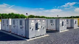 Aagesen destina 840 millones a 143 proyectos de almacenamiento energético en España