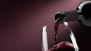 Condenan en España a un empresario por fraude en subvenciones de la UE para el vino