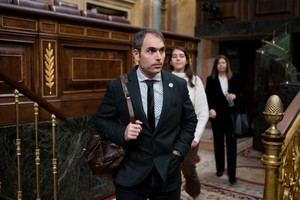 Valero defiende la ley contra el desperdicio alimentario y critica al PP por precarizar el campo