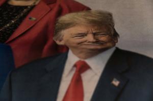 Trump bajo la lupa por posibles irregularidades en el mercado bursátil antes de su anuncio arancelario