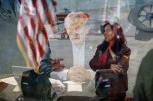 Trump defiende que es "demasiado tarde para negociar" con Irán mientras España evacúa a sus ciudadanos