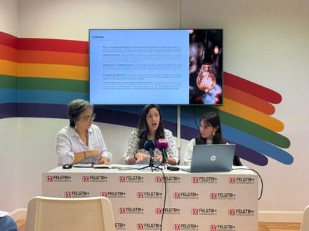 Un informe revela estrategias en X para deshumanizar a personas LGTBI+