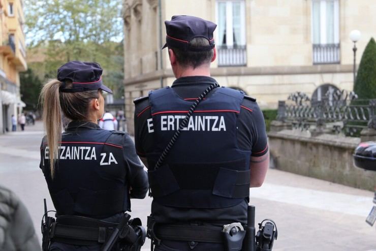 Detienen a un hombre en Vitoria-Gasteiz por agredir con un cuchillo a su compañero de vivienda