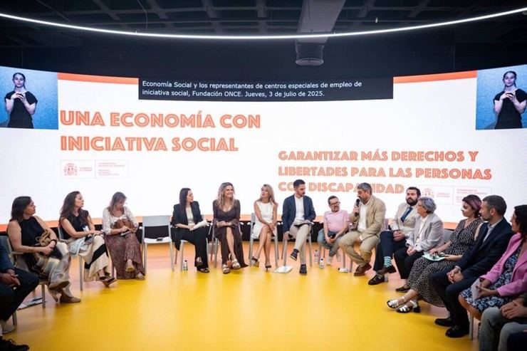 Yolanda Díaz resalta la importancia de un modelo empresarial inclusivo y socialmente responsable