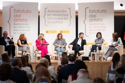 Yolanda Díaz impulsa nueva regulación laboral para artistas en España