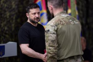 Zelenski amenaza a Lukashenko con un ataque si no retira drones rusos de Bielorrusia