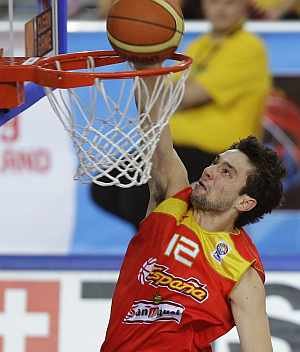 España gana pero sigue sin convencer (73-87)