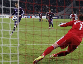 El Madrid respira y el Villarreal se complica la vida