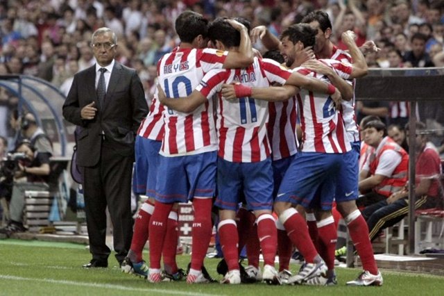 El Madrid pierde sus primeros puntos, el Betis se pone colíder y el Atlético golea