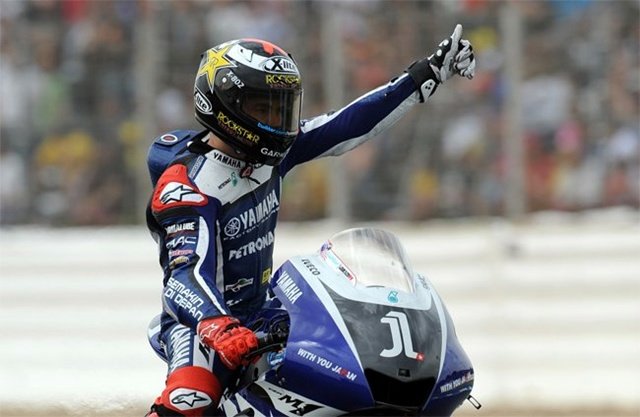 Terol, Márquez y Lorenzo regalan otro triplete
