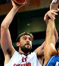 La mejor España pasa por encima de Serbia (84-59)