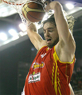 España sufre más de lo debido pero derrota a Alemania (68-77)