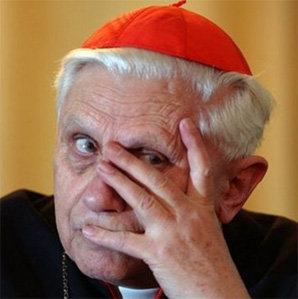 El Papa acusado ante el Tribunal Penal Internacional