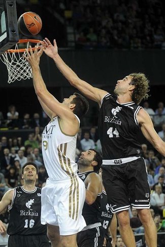 El Barça Regal se coloca en cabeza, igualado a victorias con Unicaja, Caja Laboral y Assignia Manresa