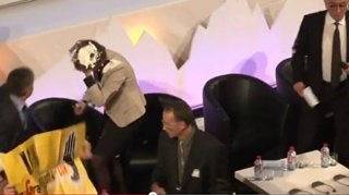 A tartazos contra la presidenta de Navarra