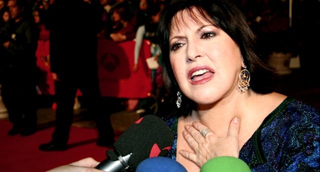 No le digas a mamá que me estrello en la tele