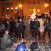 La policía desaloja a los “indignados” de Los Ángeles y Filadelfia.